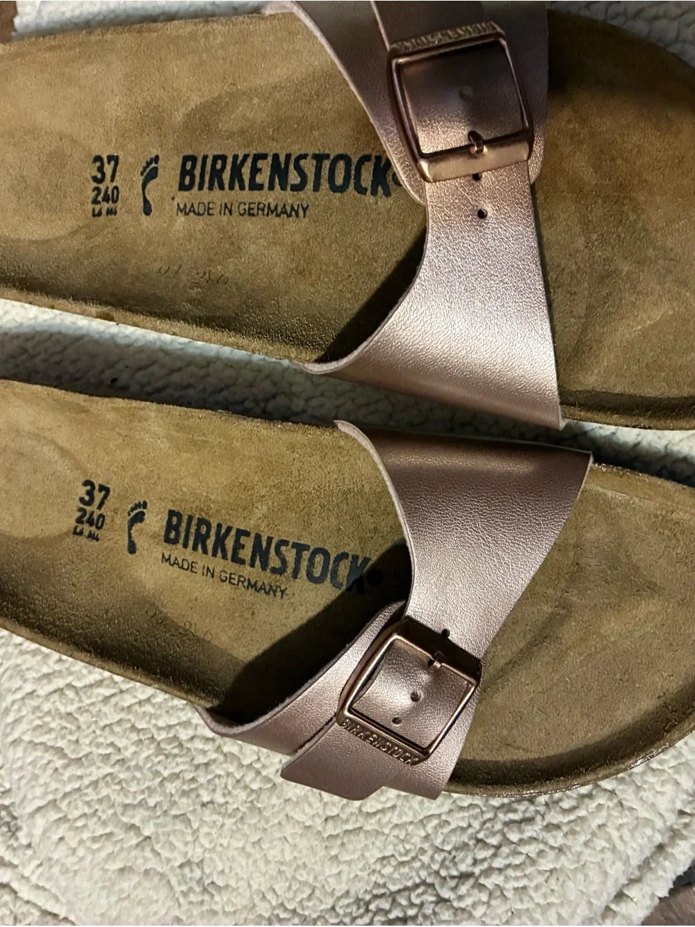 Birkenstock Metallic Rose Gold Single Strap Sandals new